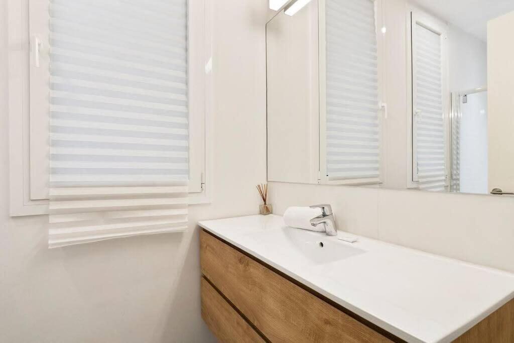Arc De Triomf Luxury Modern 2-bedroom 2-bathroom Apartment