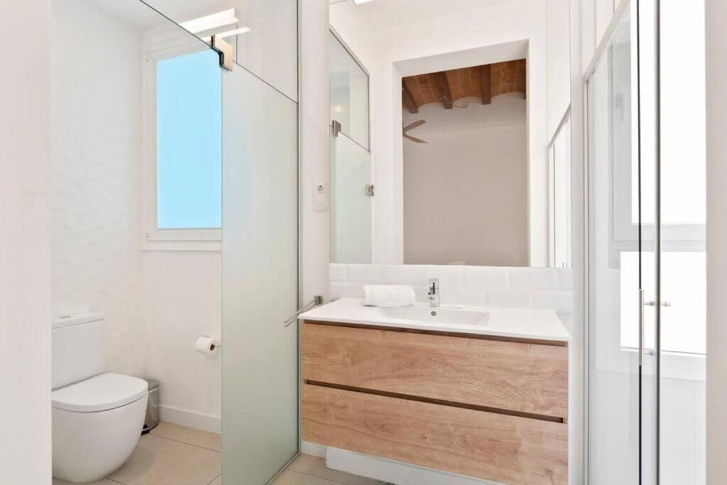 Arc De Triomf Luxury Modern 2-bedroom 2-bathroom Apartment *